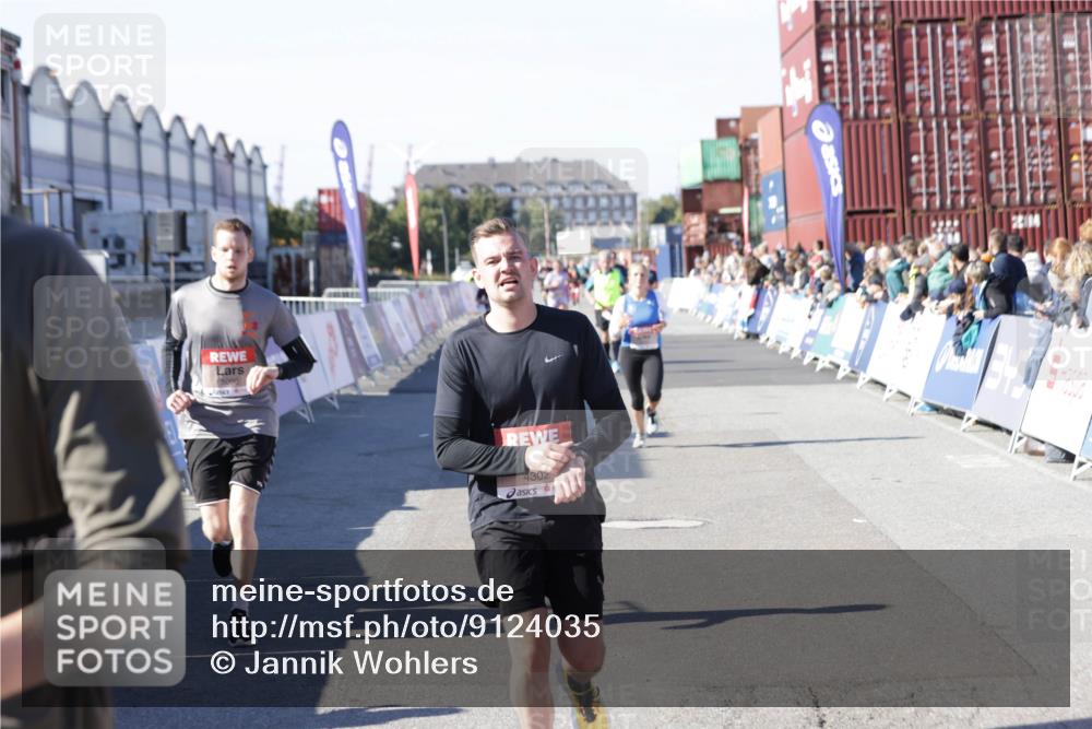 03.10.2025 - Köhlbrandbrückenlauf Jannik Wohlers http://msf.ph/oto/9124035 03.10.2025 13:06:00 Ziel 4302, 4327, 4328, 4335, 4336, 4413, 4643, 4761, 4954, 5096, 5764, 6158, 6214, 6305, 6510, 6533, 6720 meine-sportfotos.de