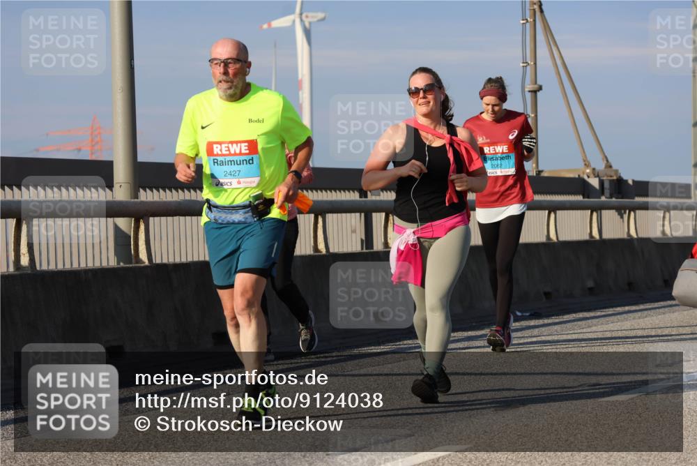 03.10.2025 - Köhlbrandbrückenlauf Strokosch-Dieckow http://msf.ph/oto/9124038 03.10.2025 10:03:37 Position 2 2427, 2012 meine-sportfotos.de