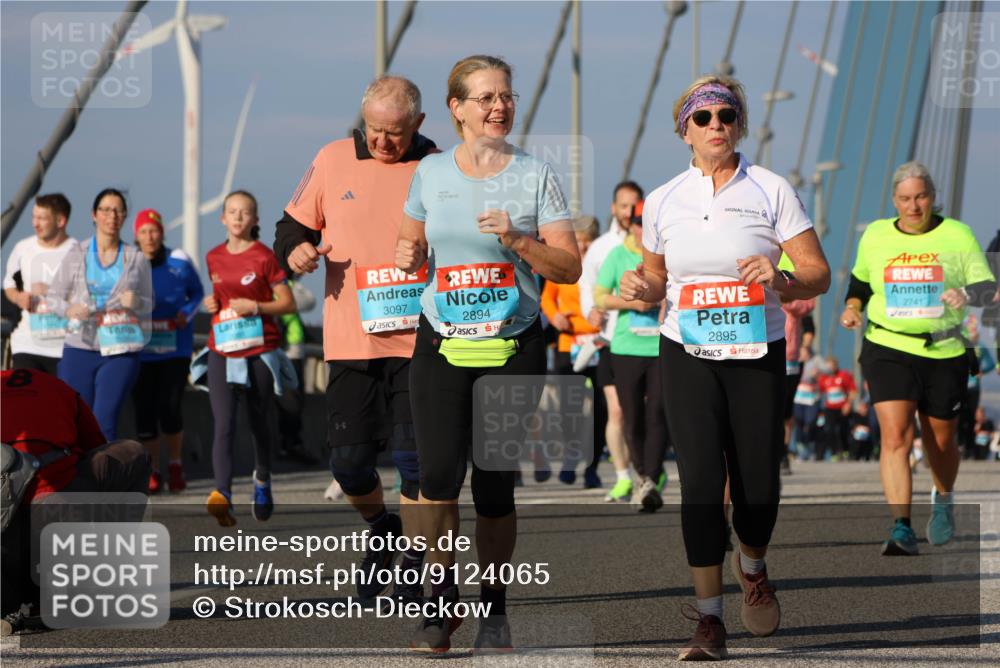 03.10.2025 - Köhlbrandbrückenlauf Strokosch-Dieckow http://msf.ph/oto/9124065 03.10.2025 10:03:47 Position 2 3097, 2894, 2895, 2741, 6 meine-sportfotos.de