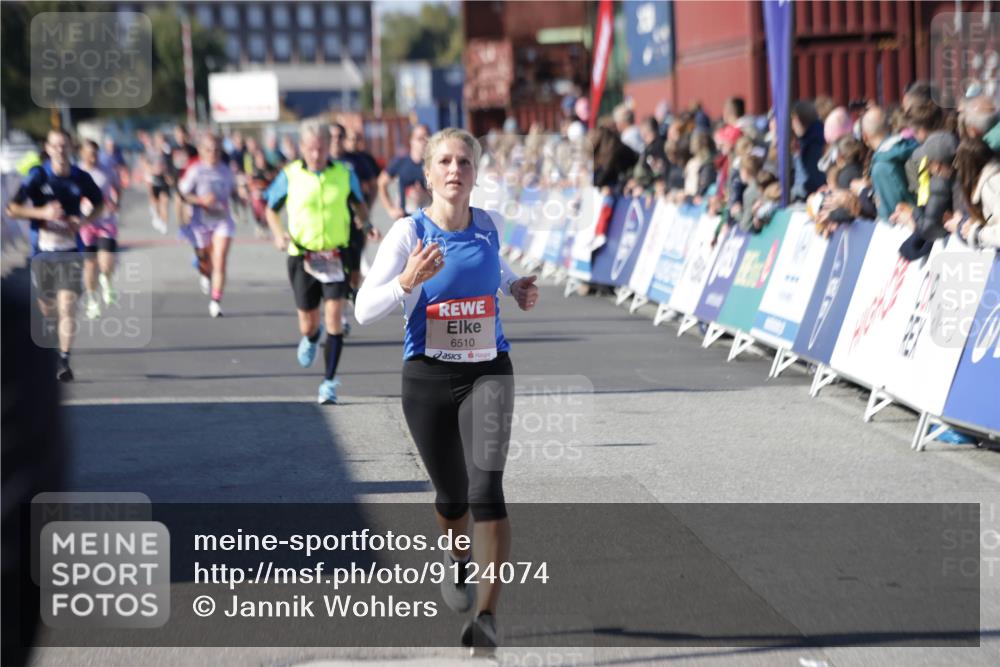 03.10.2025 - Köhlbrandbrückenlauf Jannik Wohlers http://msf.ph/oto/9124074 03.10.2025 13:06:02 Ziel 4302, 4327, 4328, 4504, 4761, 4954, 5096, 5764, 6158, 6214, 6305, 6510, 6533, 6720 meine-sportfotos.de