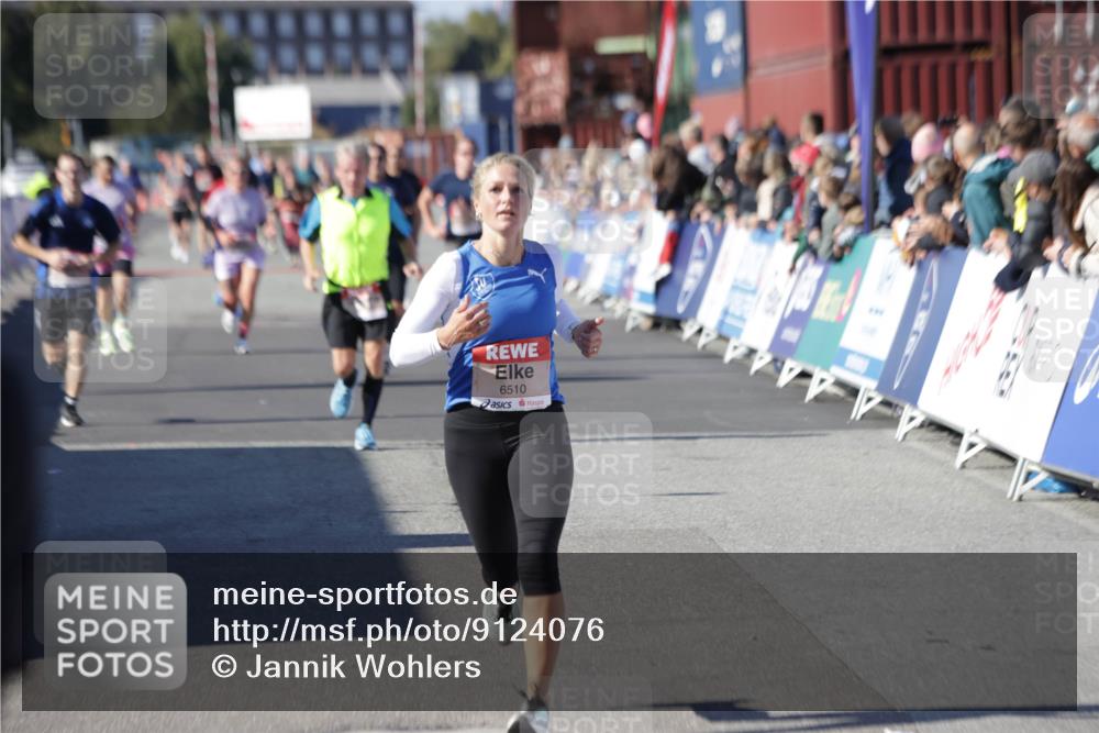 03.10.2025 - Köhlbrandbrückenlauf Jannik Wohlers http://msf.ph/oto/9124076 03.10.2025 13:06:02 Ziel 4302, 4327, 4328, 4504, 4761, 4954, 5096, 5764, 6158, 6214, 6305, 6510, 6533, 6720 meine-sportfotos.de