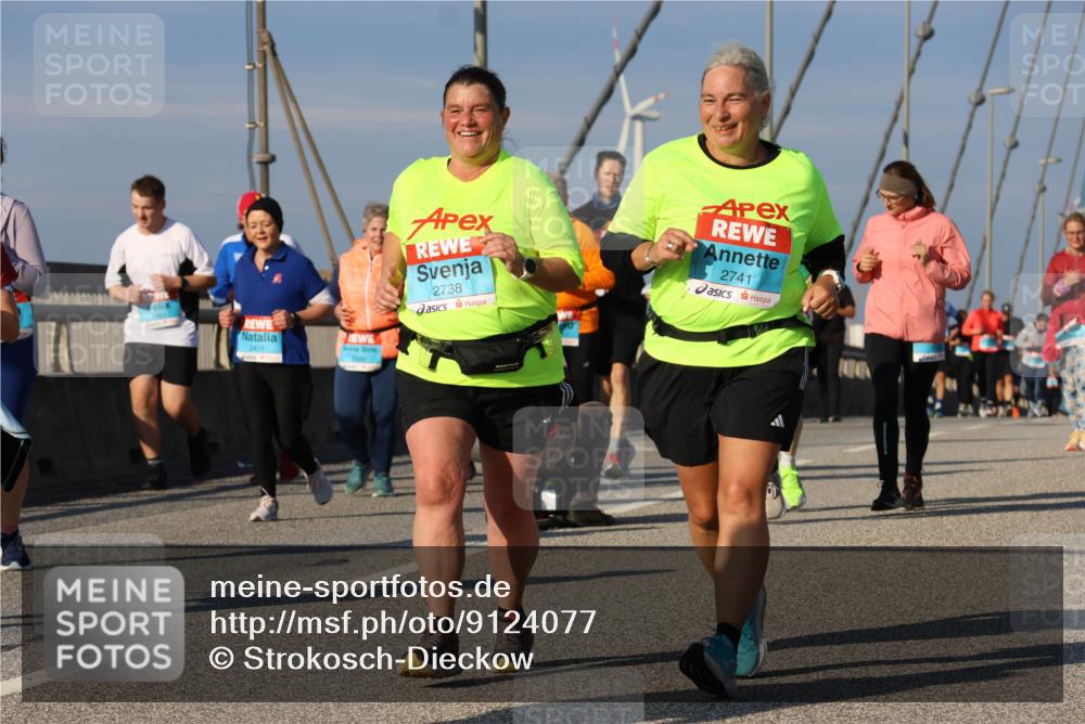03.10.2025 - Köhlbrandbrückenlauf Strokosch-Dieckow http://msf.ph/oto/9124077 03.10.2025 10:03:53 Position 2 2474, 2738, 2741 meine-sportfotos.de