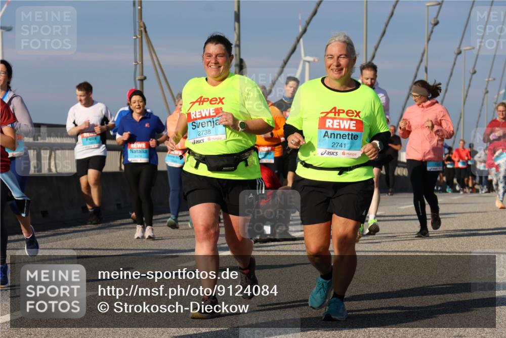 03.10.2025 - Köhlbrandbrückenlauf Strokosch-Dieckow http://msf.ph/oto/9124084 03.10.2025 10:03:54 Position 2 2474, 2738, 2741, 2474 meine-sportfotos.de