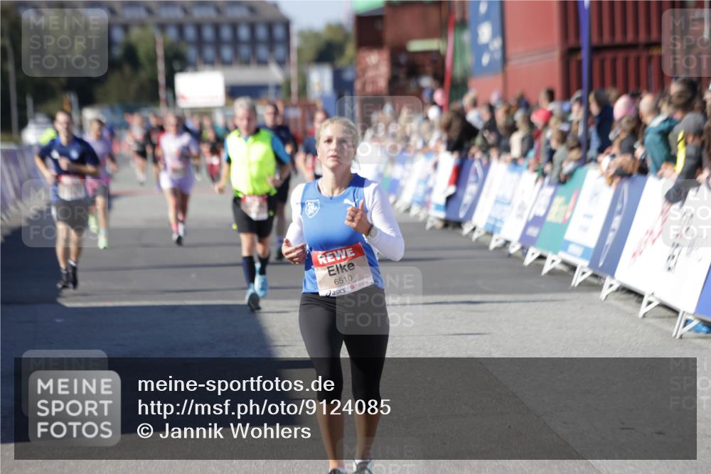 03.10.2025 - Köhlbrandbrückenlauf Jannik Wohlers http://msf.ph/oto/9124085 03.10.2025 13:06:02 Ziel 4302, 4327, 4328, 4504, 4761, 4954, 5096, 5764, 6158, 6214, 6305, 6510, 6533, 6720 meine-sportfotos.de