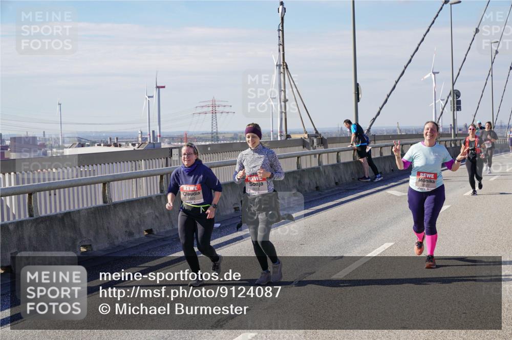 03.10.2025 - Köhlbrandbrückenlauf Michael Burmester http://msf.ph/oto/9124087 03.10.2025 13:06:57 Position 2 5620, 5613, 6527 meine-sportfotos.de