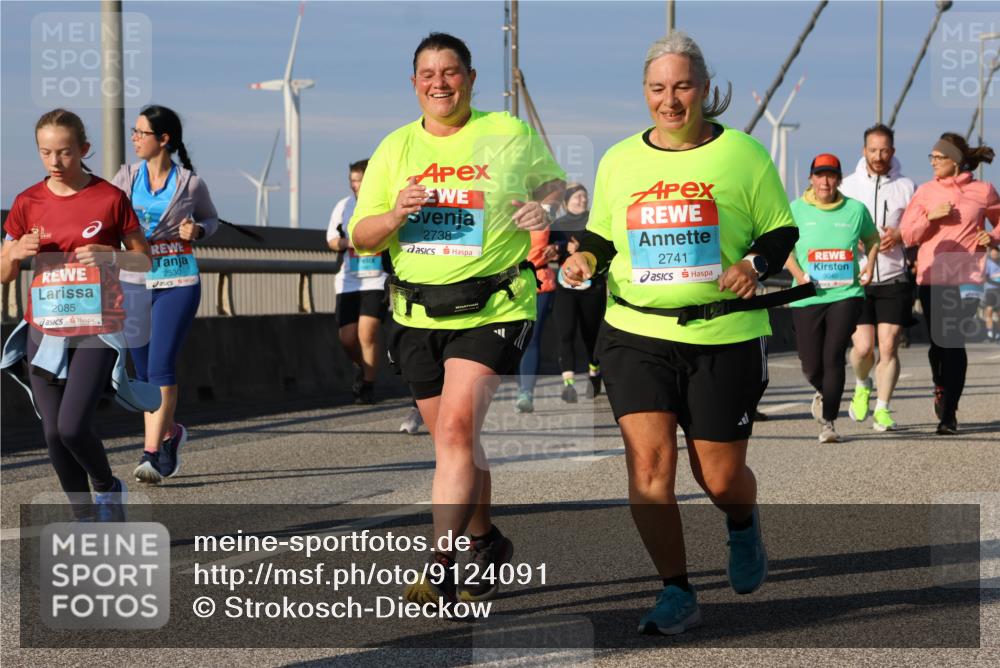 03.10.2025 - Köhlbrandbrückenlauf Strokosch-Dieckow http://msf.ph/oto/9124091 03.10.2025 10:03:55 Position 2 2530, 2085, 2738, 2741, 3040 meine-sportfotos.de
