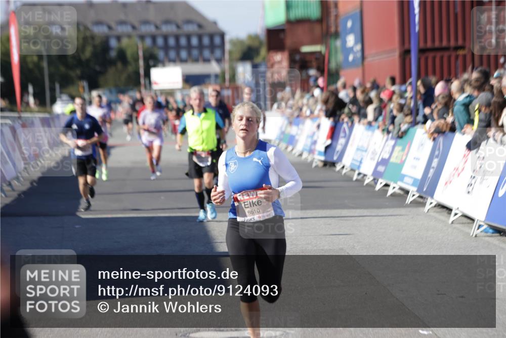 03.10.2025 - Köhlbrandbrückenlauf Jannik Wohlers http://msf.ph/oto/9124093 03.10.2025 13:06:02 Ziel 4302, 4327, 4328, 4504, 4761, 4954, 5096, 5764, 6158, 6214, 6305, 6510, 6533, 6720 meine-sportfotos.de