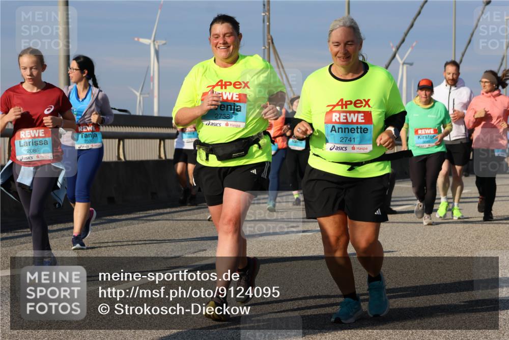 03.10.2025 - Köhlbrandbrückenlauf Strokosch-Dieckow http://msf.ph/oto/9124095 03.10.2025 10:03:55 Position 2 2738, 2530, 2085, 2741 meine-sportfotos.de