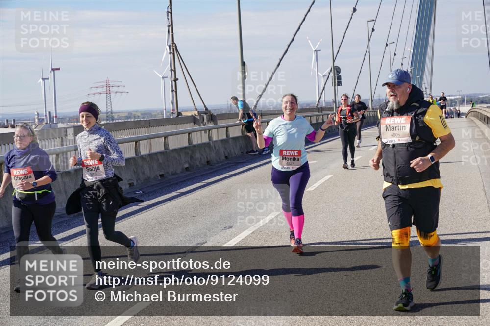 03.10.2025 - Köhlbrandbrückenlauf Michael Burmester http://msf.ph/oto/9124099 03.10.2025 13:06:58 Position 2 5613, 6527, 4906 meine-sportfotos.de
