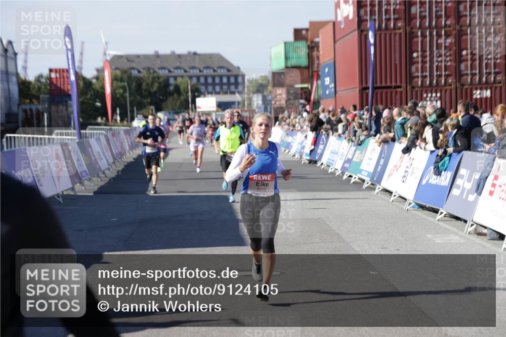 03.10.2025 - Köhlbrandbrückenlauf Jannik Wohlers http://msf.ph/oto/9124105 03.10.2025 13:06:02 Ziel 4302, 4327, 4328, 4504, 4761, 4954, 5096, 5764, 6158, 6214, 6305, 6510, 6533, 6720 meine-sportfotos.de