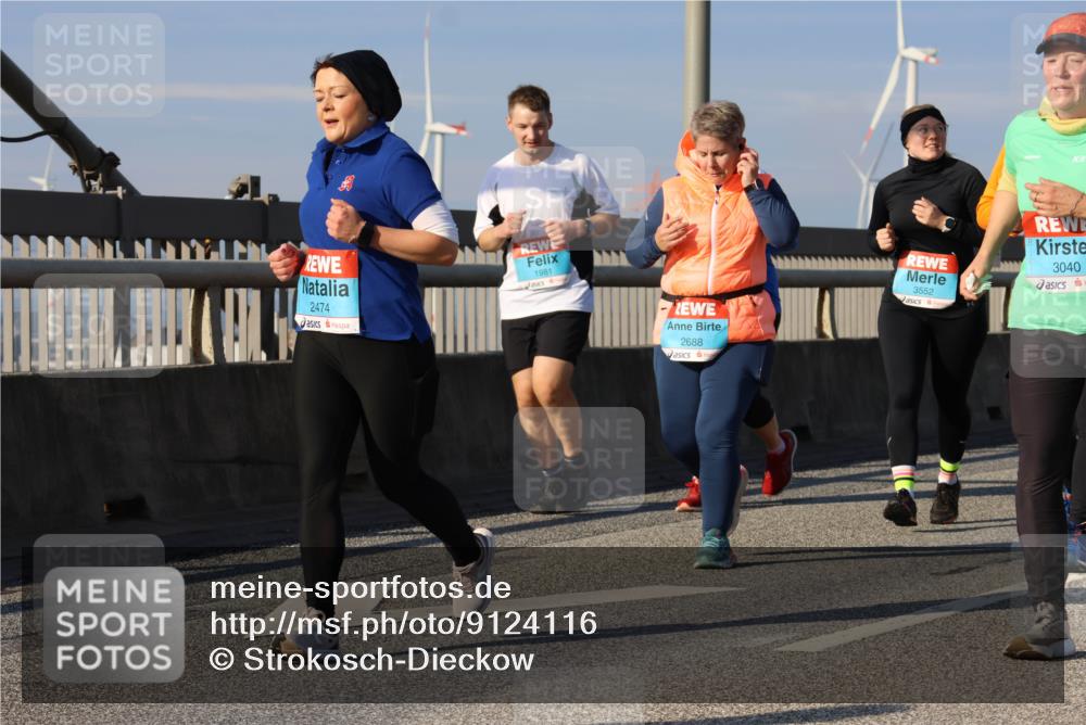 03.10.2025 - Köhlbrandbrückenlauf Strokosch-Dieckow http://msf.ph/oto/9124116 03.10.2025 10:03:58 Position 2 2474, 1981, 2688, 3552, 3040 meine-sportfotos.de
