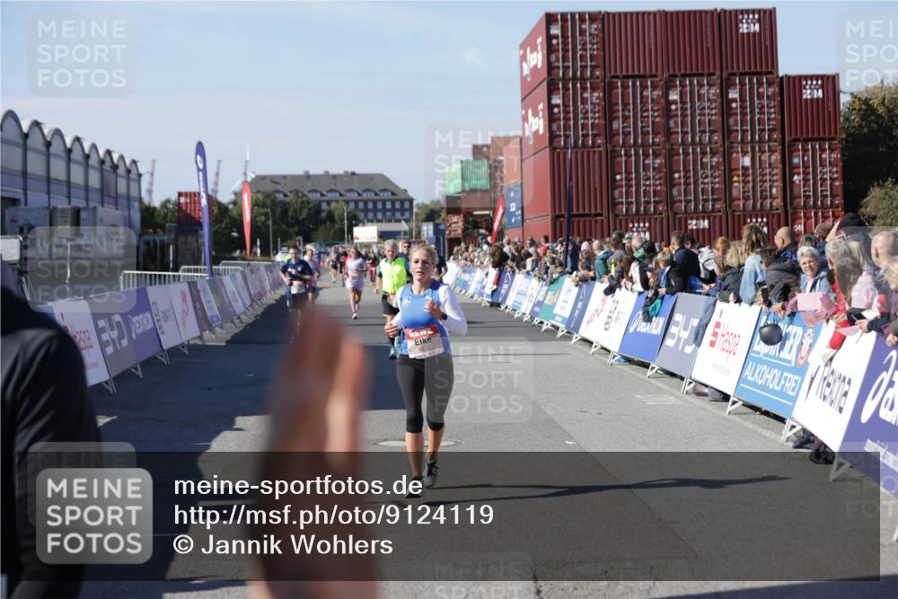 03.10.2025 - Köhlbrandbrückenlauf Jannik Wohlers http://msf.ph/oto/9124119 03.10.2025 13:06:03 Ziel 4302, 4327, 4328, 4504, 4635, 4761, 4954, 5096, 5764, 6158, 6214, 6305, 6510, 6533, 6720 meine-sportfotos.de