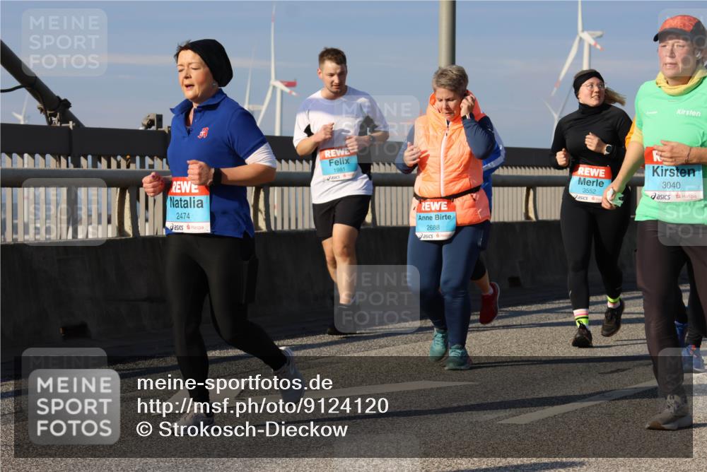 03.10.2025 - Köhlbrandbrückenlauf Strokosch-Dieckow http://msf.ph/oto/9124120 03.10.2025 10:03:58 Position 2 2474, 1981, 2688, 3552, 3040 meine-sportfotos.de