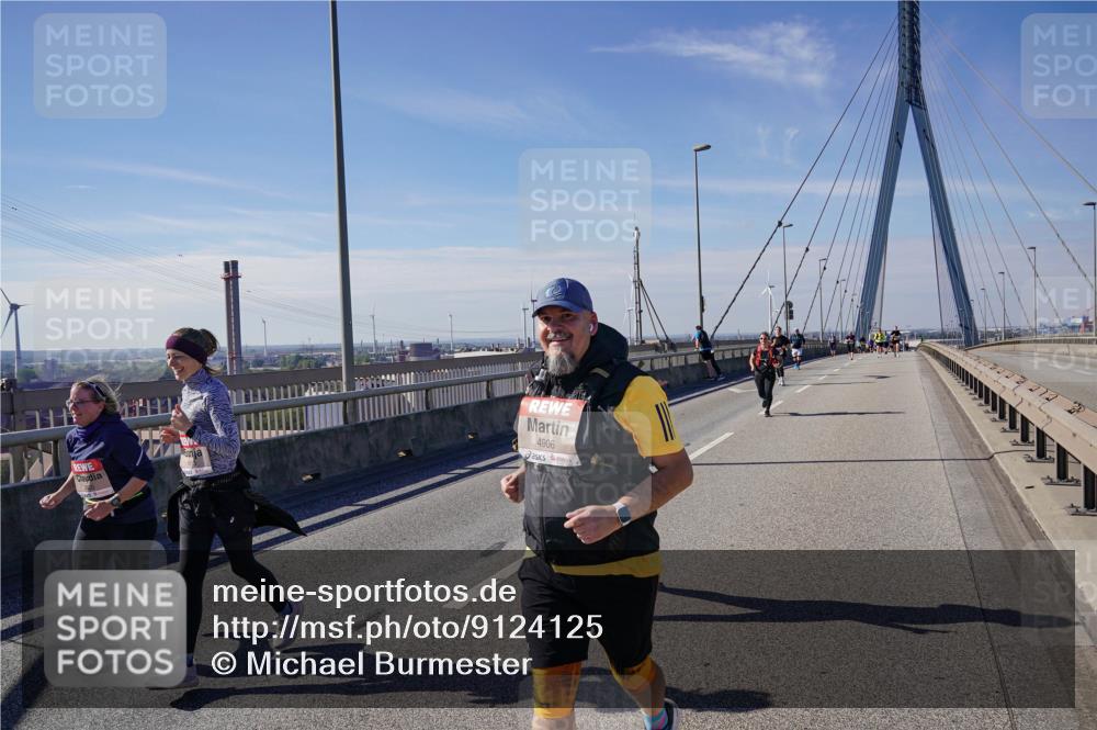 03.10.2025 - Köhlbrandbrückenlauf Michael Burmester http://msf.ph/oto/9124125 03.10.2025 13:07:00 Position 2 4906 meine-sportfotos.de