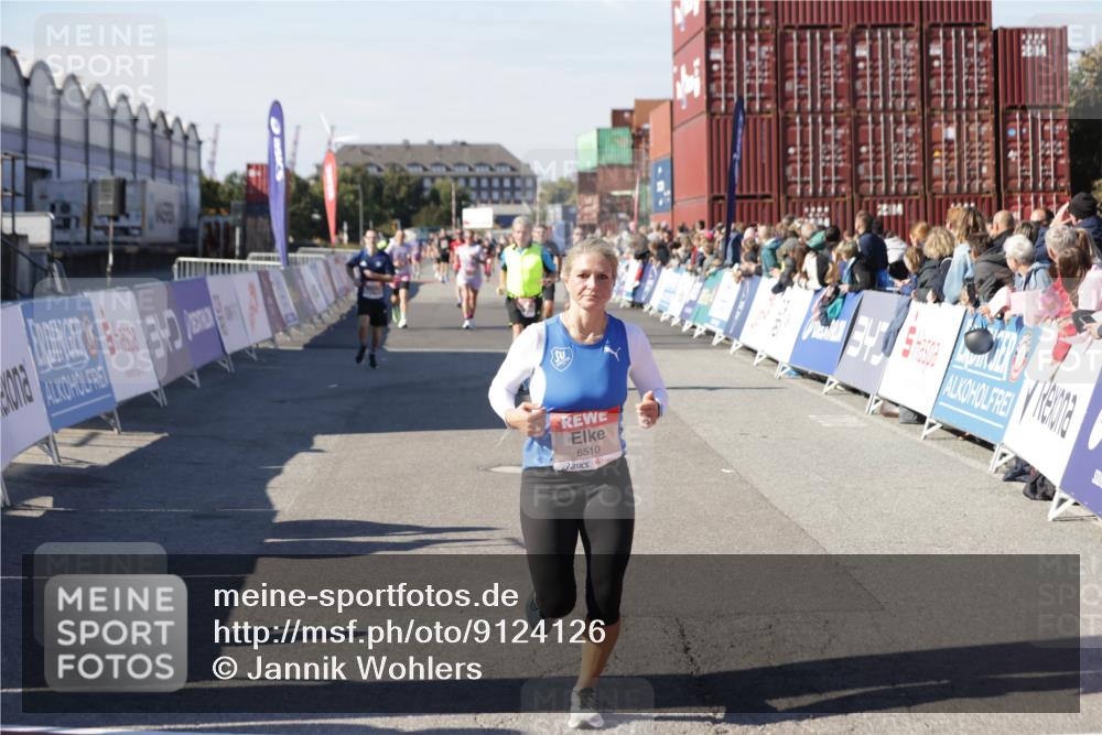 03.10.2025 - Köhlbrandbrückenlauf Jannik Wohlers http://msf.ph/oto/9124126 03.10.2025 13:06:04 Ziel 4302, 4327, 4328, 4504, 4635, 4761, 4954, 5096, 6158, 6214, 6305, 6510, 6533, 6720 meine-sportfotos.de