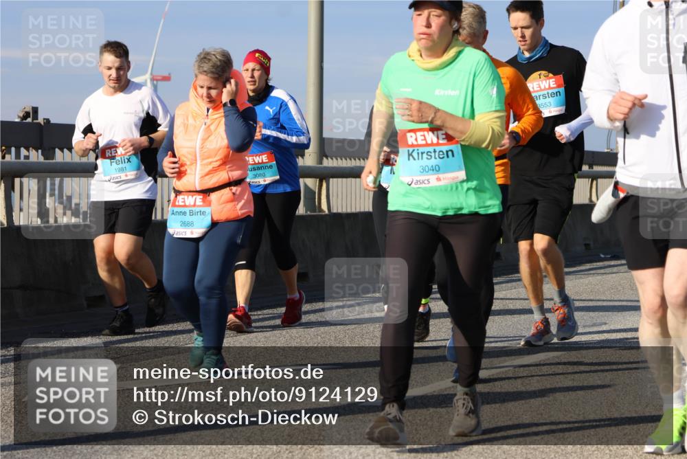 03.10.2025 - Köhlbrandbrückenlauf Strokosch-Dieckow http://msf.ph/oto/9124129 03.10.2025 10:03:59 Position 2 1981, 2688, 3080, 3040, 3553 meine-sportfotos.de