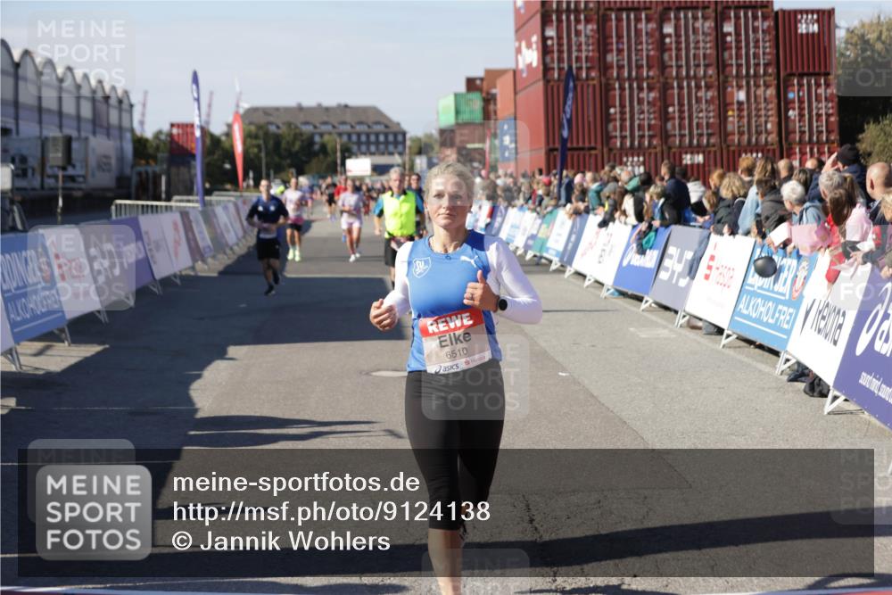 03.10.2025 - Köhlbrandbrückenlauf Jannik Wohlers http://msf.ph/oto/9124138 03.10.2025 13:06:04 Ziel 4302, 4327, 4328, 4504, 4635, 4761, 4954, 5096, 6158, 6214, 6305, 6510, 6533, 6720 meine-sportfotos.de