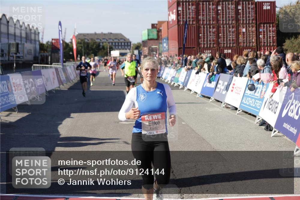 03.10.2025 - Köhlbrandbrückenlauf Jannik Wohlers http://msf.ph/oto/9124144 03.10.2025 13:06:04 Ziel 4302, 4327, 4328, 4504, 4635, 4761, 4954, 5096, 6158, 6214, 6305, 6510, 6533, 6720 meine-sportfotos.de