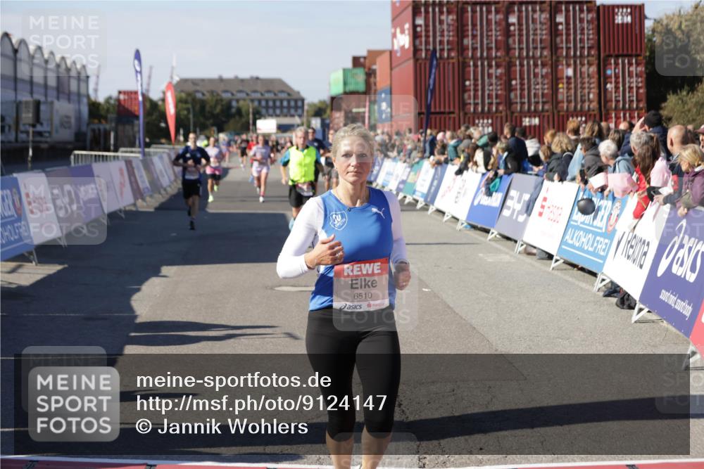 03.10.2025 - Köhlbrandbrückenlauf Jannik Wohlers http://msf.ph/oto/9124147 03.10.2025 13:06:04 Ziel 4302, 4327, 4328, 4504, 4635, 4761, 4954, 5096, 6158, 6214, 6305, 6510, 6533, 6720 meine-sportfotos.de
