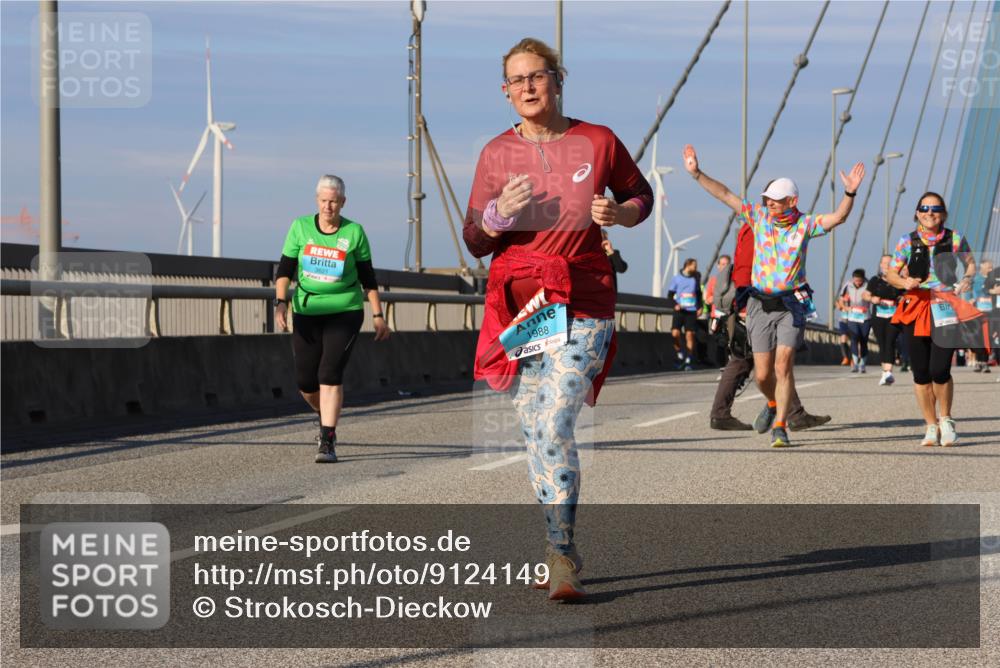 03.10.2025 - Köhlbrandbrückenlauf Strokosch-Dieckow http://msf.ph/oto/9124149 03.10.2025 10:04:04 Position 2 1988 meine-sportfotos.de