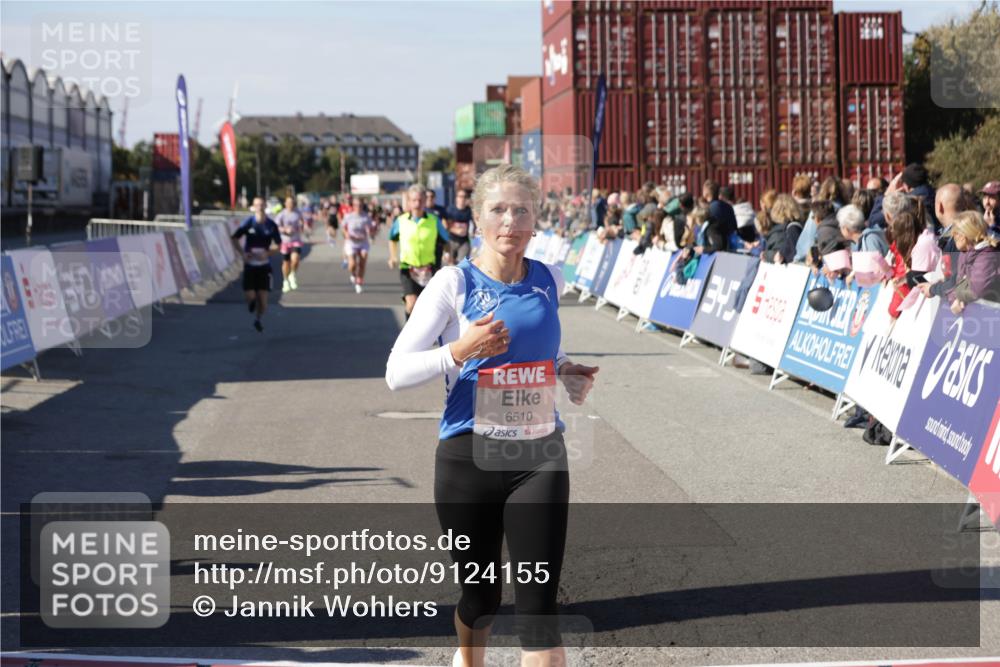 03.10.2025 - Köhlbrandbrückenlauf Jannik Wohlers http://msf.ph/oto/9124155 03.10.2025 13:06:05 Ziel 4302, 4327, 4328, 4504, 4635, 4738, 4761, 4954, 5096, 6158, 6214, 6222, 6224, 6305, 6356, 6510, 6533 meine-sportfotos.de