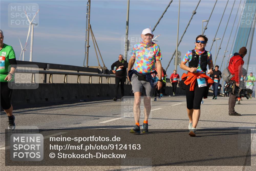 03.10.2025 - Köhlbrandbrückenlauf Strokosch-Dieckow http://msf.ph/oto/9124163 03.10.2025 10:04:06 Position 2 2600 meine-sportfotos.de