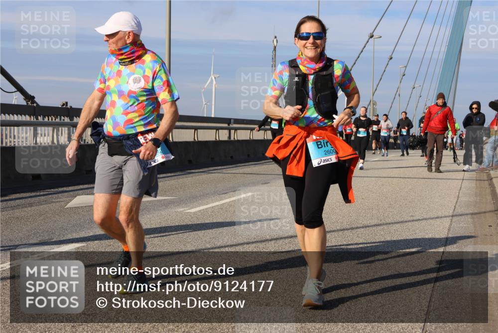 03.10.2025 - Köhlbrandbrückenlauf Strokosch-Dieckow http://msf.ph/oto/9124177 03.10.2025 10:04:10 Position 2 2600 meine-sportfotos.de
