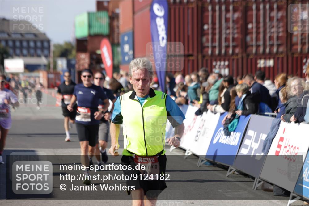 03.10.2025 - Köhlbrandbrückenlauf Jannik Wohlers http://msf.ph/oto/9124182 03.10.2025 13:06:07 Ziel 4302, 4327, 4328, 4504, 4635, 4738, 4761, 4954, 5096, 6158, 6222, 6224, 6305, 6323, 6356, 6510 meine-sportfotos.de