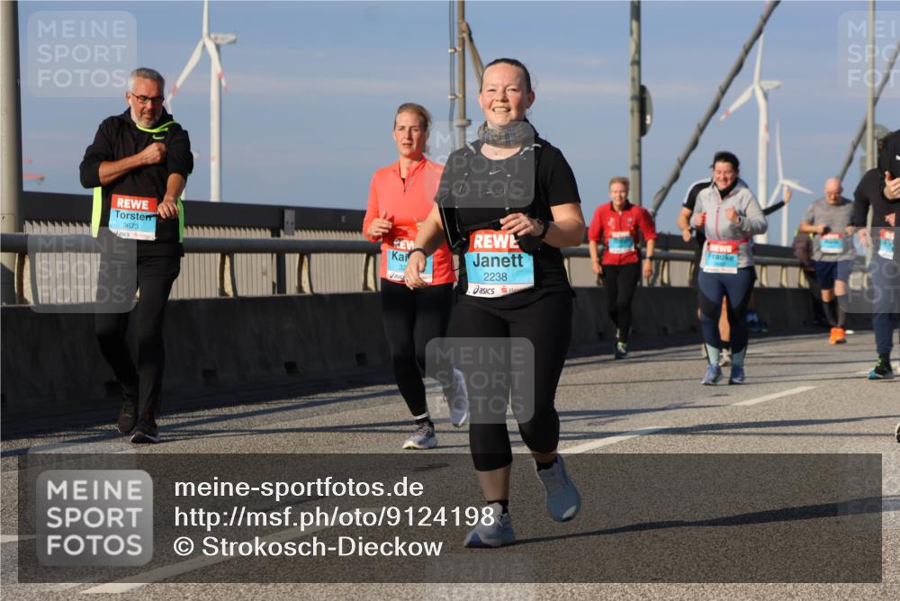 03.10.2025 - Köhlbrandbrückenlauf Strokosch-Dieckow http://msf.ph/oto/9124198 03.10.2025 10:04:14 Position 2 3673, 32, 2238 meine-sportfotos.de