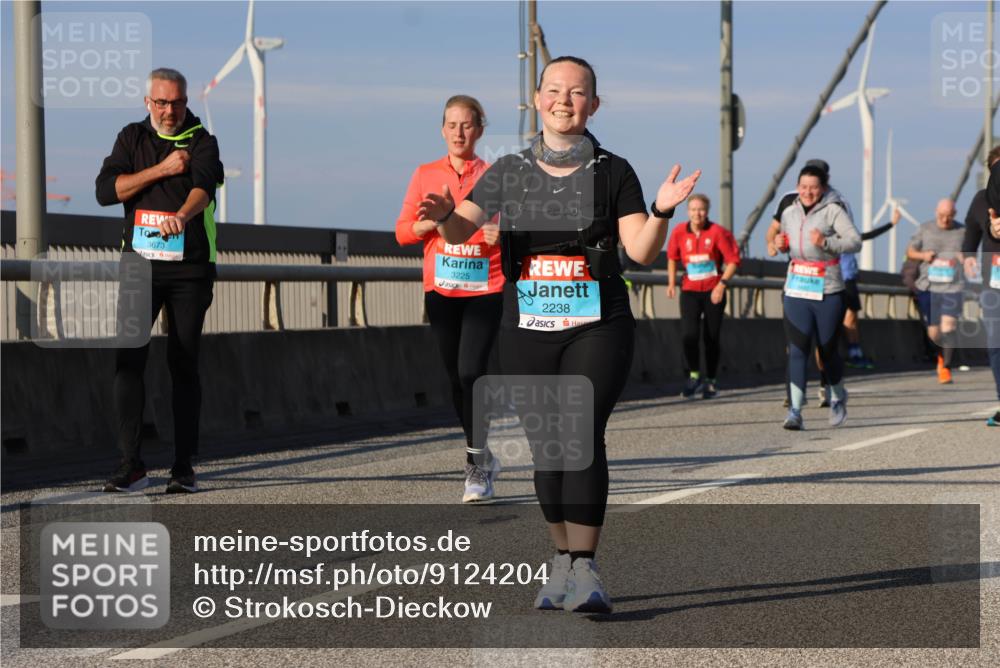03.10.2025 - Köhlbrandbrückenlauf Strokosch-Dieckow http://msf.ph/oto/9124204 03.10.2025 10:04:14 Position 2 3673, 3225, 2238 meine-sportfotos.de