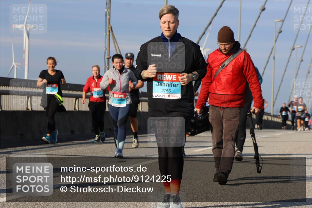 03.10.2025 - Köhlbrandbrückenlauf Strokosch-Dieckow http://msf.ph/oto/9124225 03.10.2025 10:04:17 Position 2 3442, 2755 meine-sportfotos.de