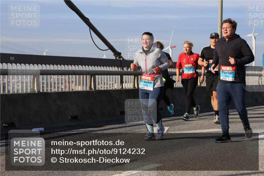 03.10.2025 - Köhlbrandbrückenlauf Strokosch-Dieckow http://msf.ph/oto/9124232 03.10.2025 10:04:21 Position 2 2100, 3442, 1837, 3437 meine-sportfotos.de