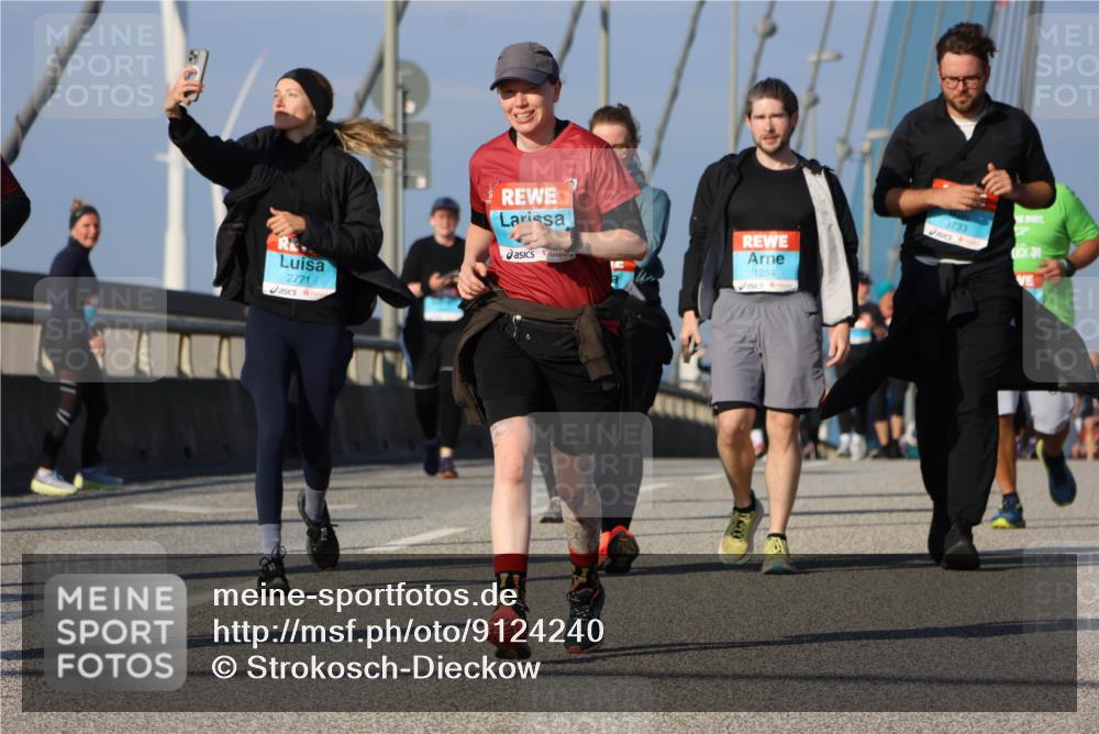 03.10.2025 - Köhlbrandbrückenlauf Strokosch-Dieckow http://msf.ph/oto/9124240 03.10.2025 10:04:34 Position 2 2771, 1254, 3733 meine-sportfotos.de