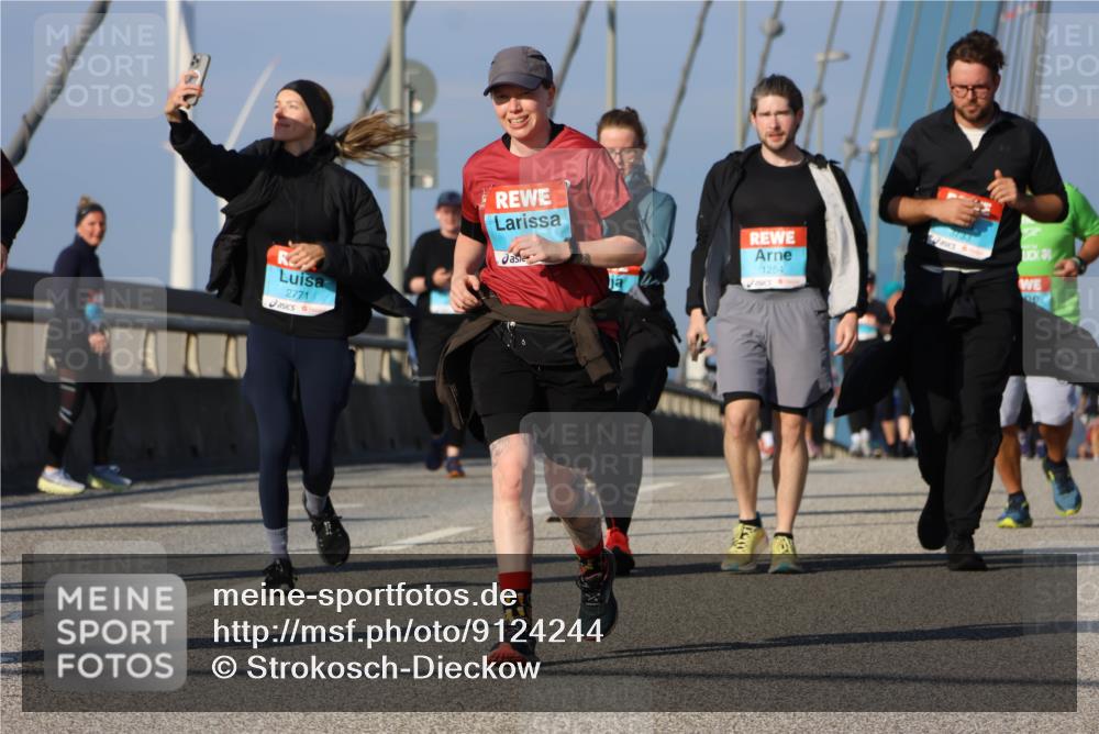 03.10.2025 - Köhlbrandbrückenlauf Strokosch-Dieckow http://msf.ph/oto/9124244 03.10.2025 10:04:34 Position 2 2771, 1254, 3733 meine-sportfotos.de