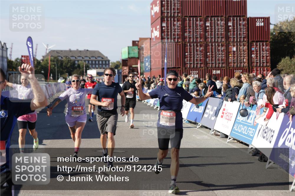 03.10.2025 - Köhlbrandbrückenlauf Jannik Wohlers http://msf.ph/oto/9124245 03.10.2025 13:06:11 Ziel 4504, 4635, 4738, 5096, 6222, 6224, 6323, 6356, 6510, 6850 meine-sportfotos.de