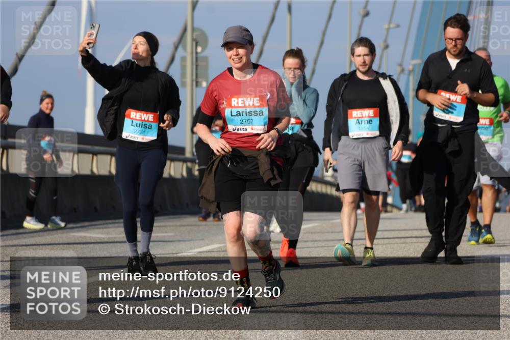 03.10.2025 - Köhlbrandbrückenlauf Strokosch-Dieckow http://msf.ph/oto/9124250 03.10.2025 10:04:34 Position 2 2771, 2757, 1254 meine-sportfotos.de
