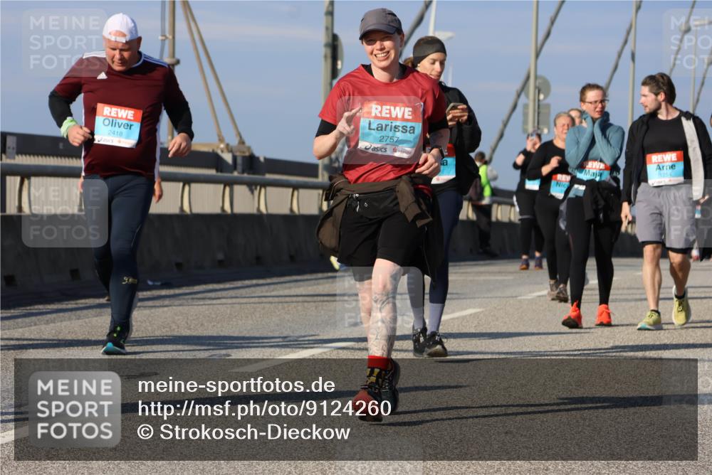03.10.2025 - Köhlbrandbrückenlauf Strokosch-Dieckow http://msf.ph/oto/9124260 03.10.2025 10:04:36 Position 2 2418, 2757, 1254 meine-sportfotos.de