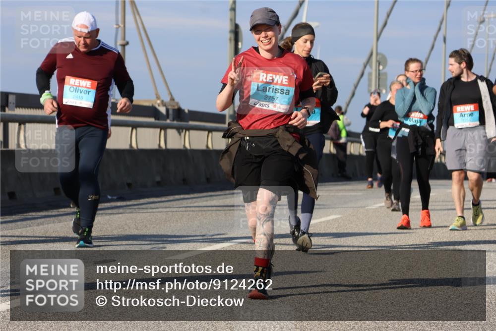 03.10.2025 - Köhlbrandbrückenlauf Strokosch-Dieckow http://msf.ph/oto/9124262 03.10.2025 10:04:36 Position 2 2418, 2757, 1254 meine-sportfotos.de