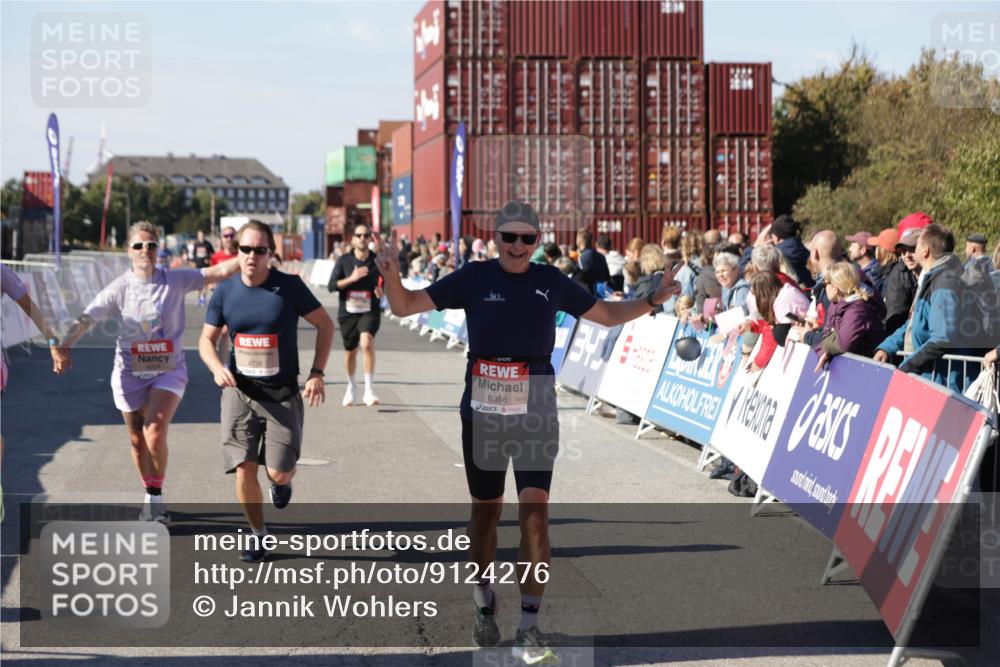 03.10.2025 - Köhlbrandbrückenlauf Jannik Wohlers http://msf.ph/oto/9124276 03.10.2025 13:06:11 Ziel 4504, 4635, 4738, 5096, 6222, 6224, 6323, 6356, 6510, 6850 meine-sportfotos.de
