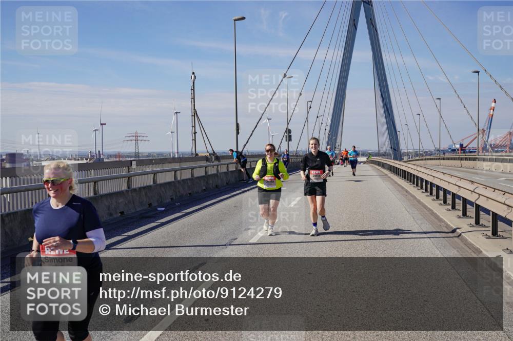 03.10.2025 - Köhlbrandbrückenlauf Michael Burmester http://msf.ph/oto/9124279 03.10.2025 13:07:17 Position 2 5253 meine-sportfotos.de