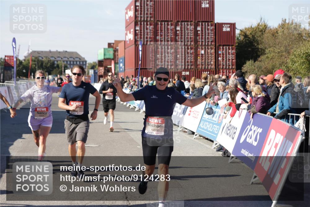 03.10.2025 - Köhlbrandbrückenlauf Jannik Wohlers http://msf.ph/oto/9124283 03.10.2025 13:06:11 Ziel 4504, 4635, 4738, 5096, 6222, 6224, 6323, 6356, 6510, 6850 meine-sportfotos.de