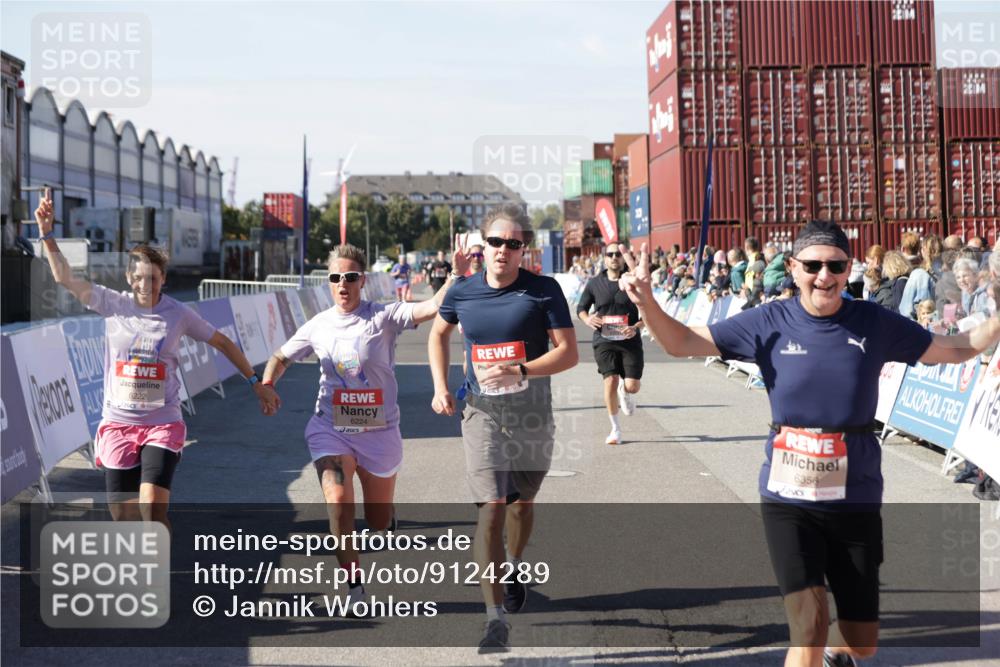 03.10.2025 - Köhlbrandbrückenlauf Jannik Wohlers http://msf.ph/oto/9124289 03.10.2025 13:06:12 Ziel 4504, 4635, 4738, 6222, 6224, 6323, 6356, 6510, 6850 meine-sportfotos.de