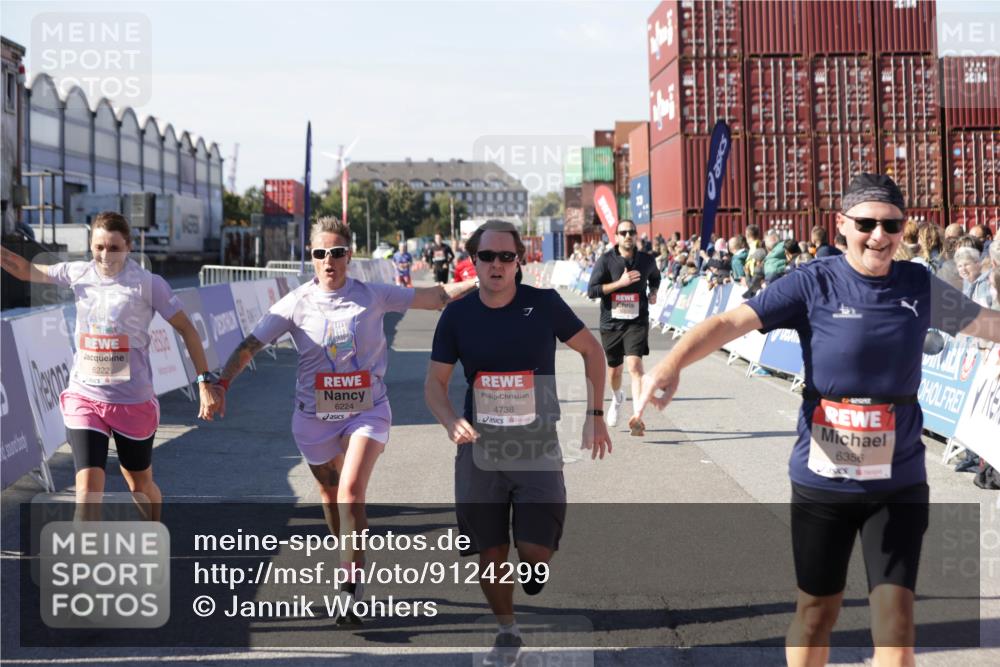 03.10.2025 - Köhlbrandbrückenlauf Jannik Wohlers http://msf.ph/oto/9124299 03.10.2025 13:06:12 Ziel 4504, 4635, 4738, 6222, 6224, 6323, 6356, 6510, 6850 meine-sportfotos.de