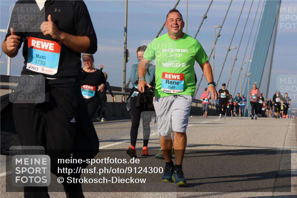 03.10.2025 - Köhlbrandbrückenlauf Strokosch-Dieckow http://msf.ph/oto/9124300 03.10.2025 10:04:42 Position 2 3733, 3130, 3588 meine-sportfotos.de