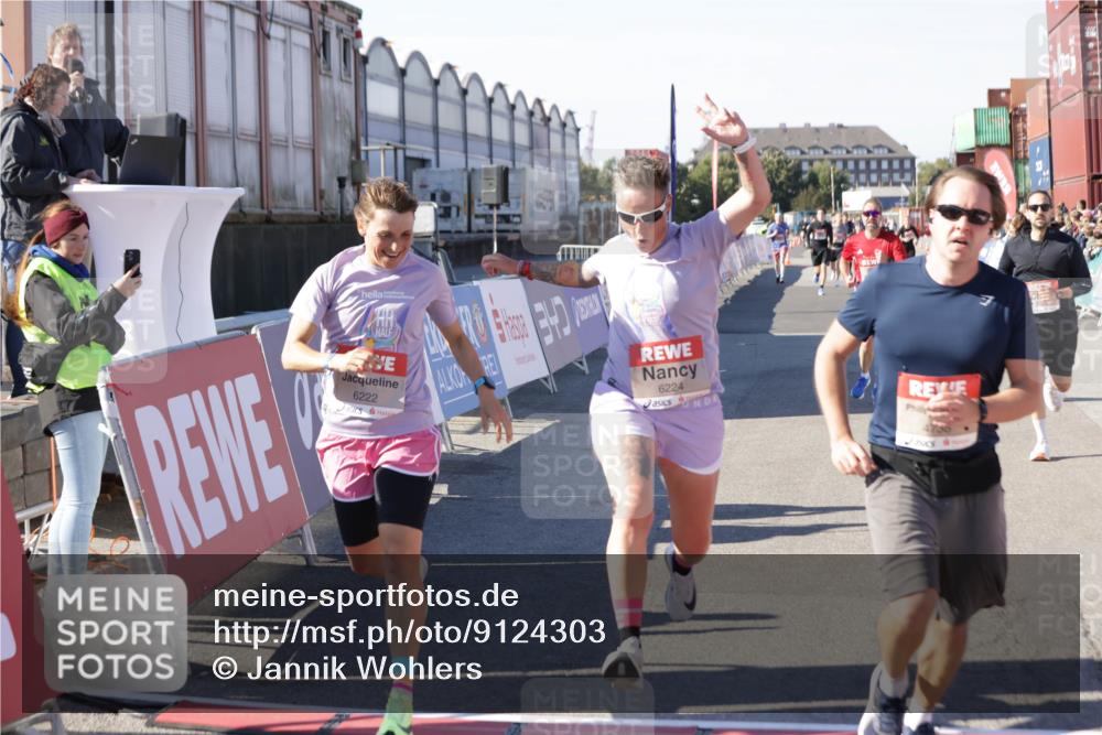03.10.2025 - Köhlbrandbrückenlauf Jannik Wohlers http://msf.ph/oto/9124303 03.10.2025 13:06:12 Ziel 4504, 4635, 4738, 6222, 6224, 6323, 6356, 6510, 6850 meine-sportfotos.de