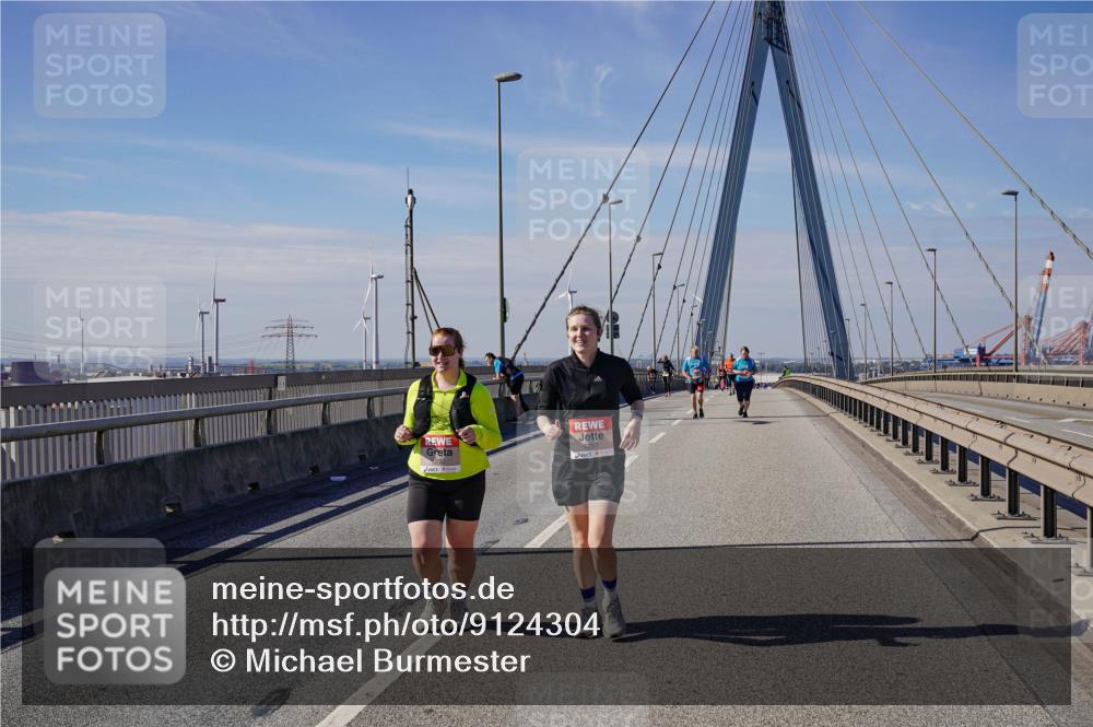 03.10.2025 - Köhlbrandbrückenlauf Michael Burmester http://msf.ph/oto/9124304 03.10.2025 13:07:19 Position 2  meine-sportfotos.de