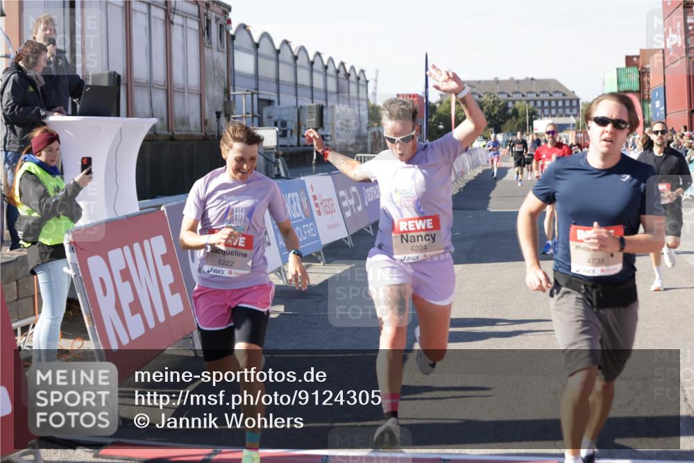 03.10.2025 - Köhlbrandbrückenlauf Jannik Wohlers http://msf.ph/oto/9124305 03.10.2025 13:06:12 Ziel 4504, 4635, 4738, 6222, 6224, 6323, 6356, 6510, 6850 meine-sportfotos.de