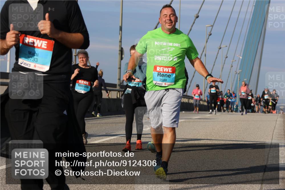 03.10.2025 - Köhlbrandbrückenlauf Strokosch-Dieckow http://msf.ph/oto/9124306 03.10.2025 10:04:42 Position 2 3733, 3130, 3588 meine-sportfotos.de