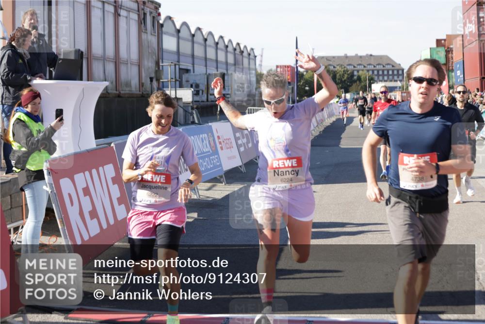 03.10.2025 - Köhlbrandbrückenlauf Jannik Wohlers http://msf.ph/oto/9124307 03.10.2025 13:06:12 Ziel 4504, 4635, 4738, 6222, 6224, 6323, 6356, 6510, 6850 meine-sportfotos.de