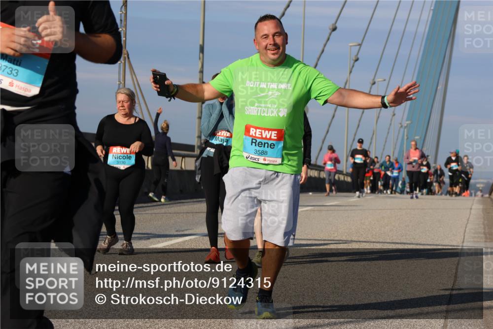 03.10.2025 - Köhlbrandbrückenlauf Strokosch-Dieckow http://msf.ph/oto/9124315 03.10.2025 10:04:42 Position 2 8733, 5, 3130, 3588 meine-sportfotos.de